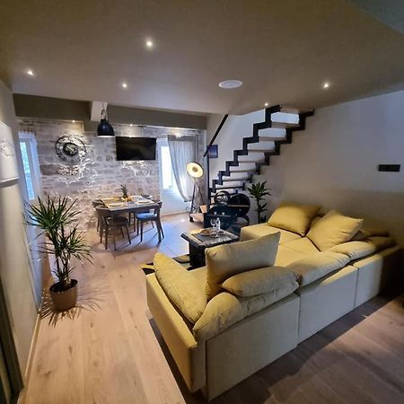 ˇdcˇ Modern Apartment Near The Church Rovigno Esterno foto