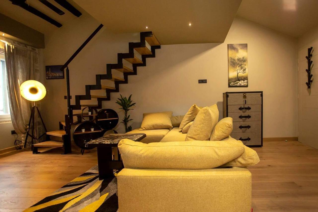 ˇdcˇ Modern Apartment Near The Church Rovigno Esterno foto