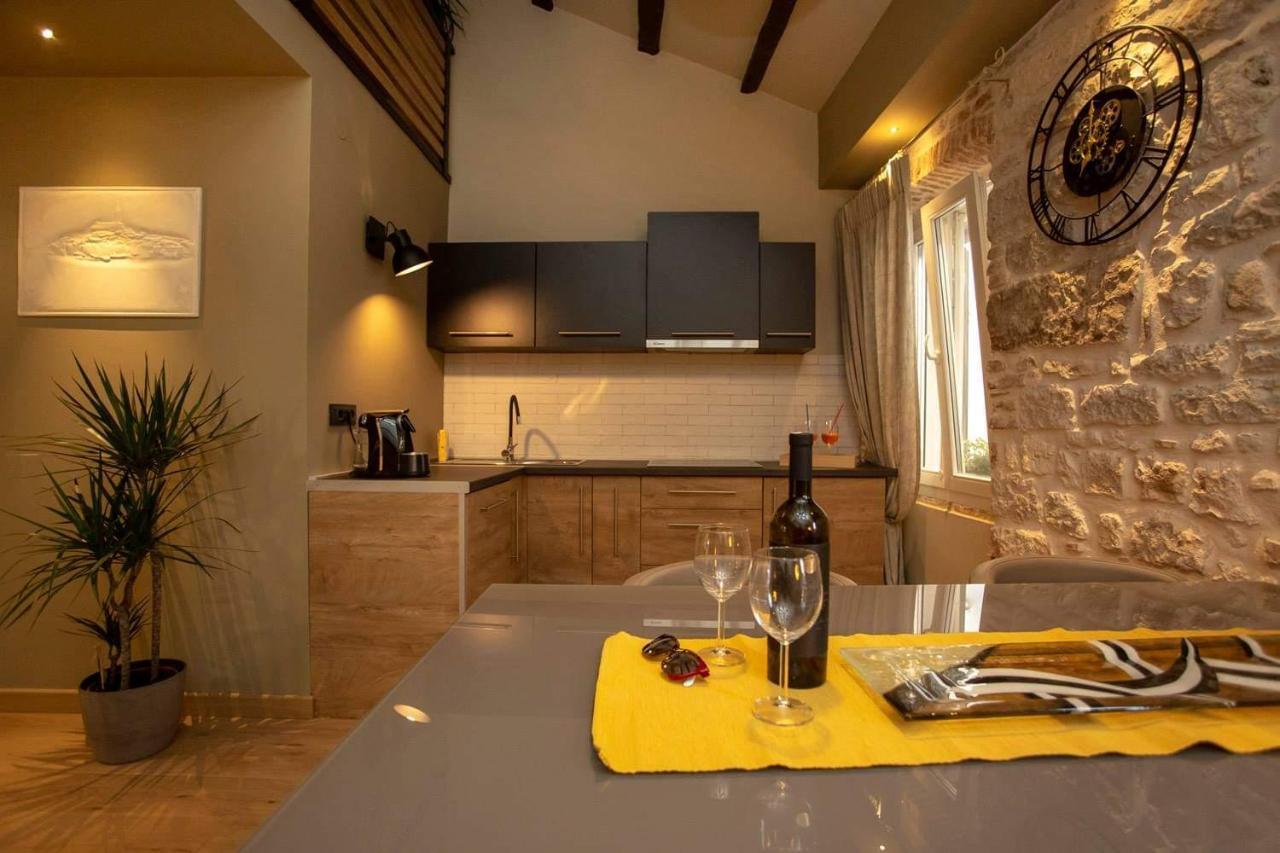 ˇdcˇ Modern Apartment Near The Church Rovigno Esterno foto
