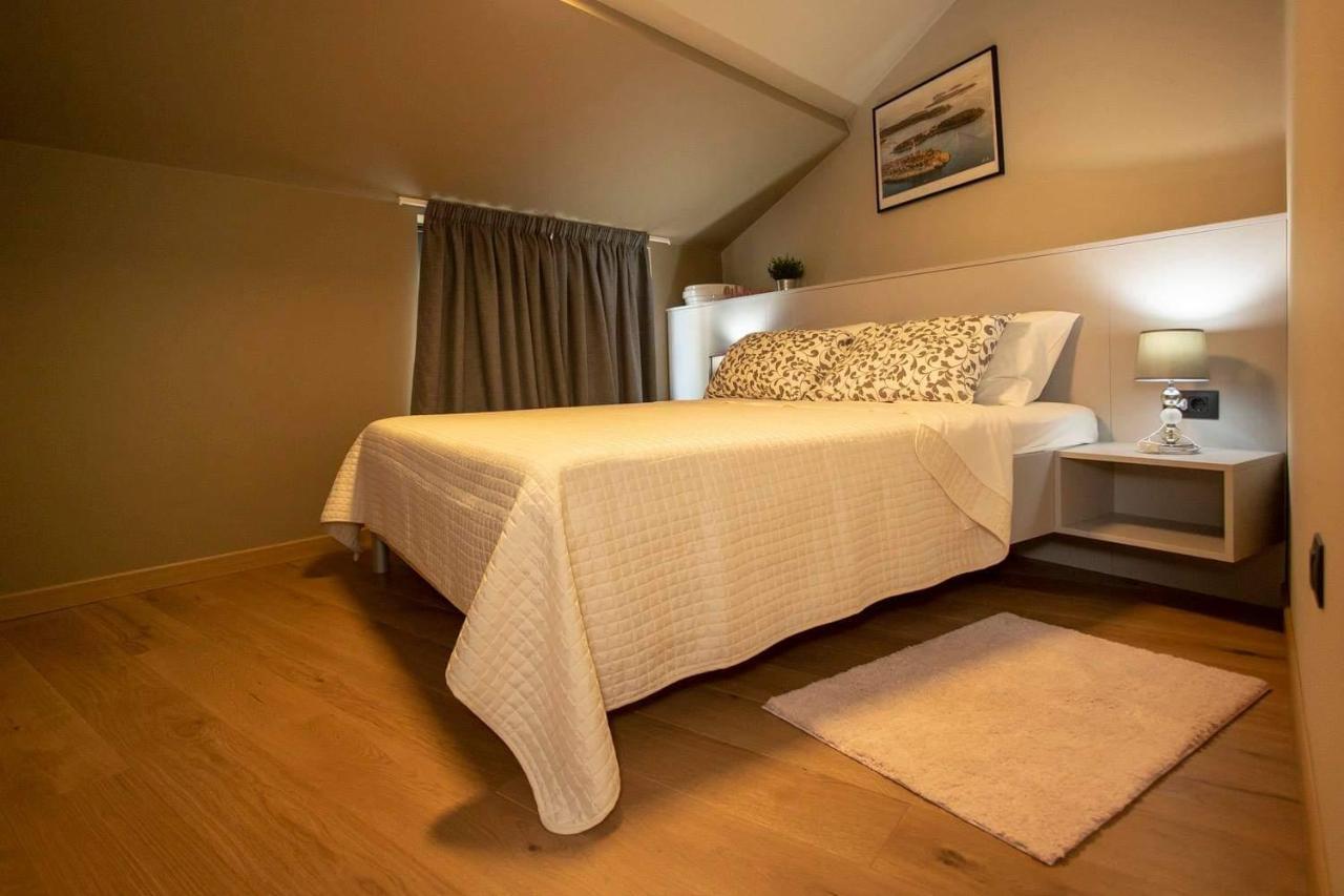 ˇdcˇ Modern Apartment Near The Church Rovigno Esterno foto