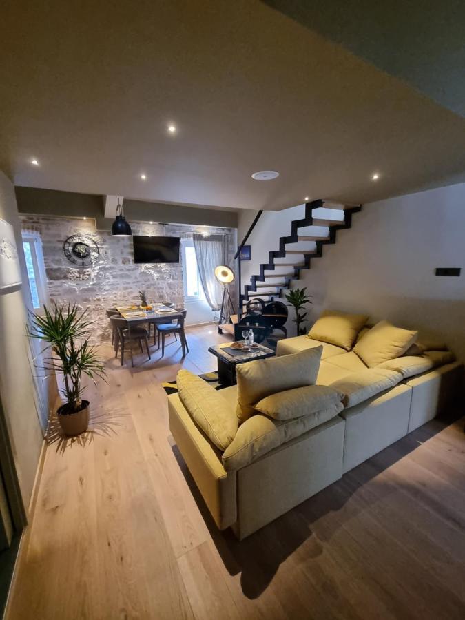 ˇdcˇ Modern Apartment Near The Church Rovigno Esterno foto