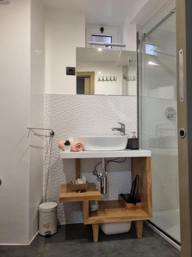 ˇdcˇ Modern Apartment Near The Church Rovigno Esterno foto
